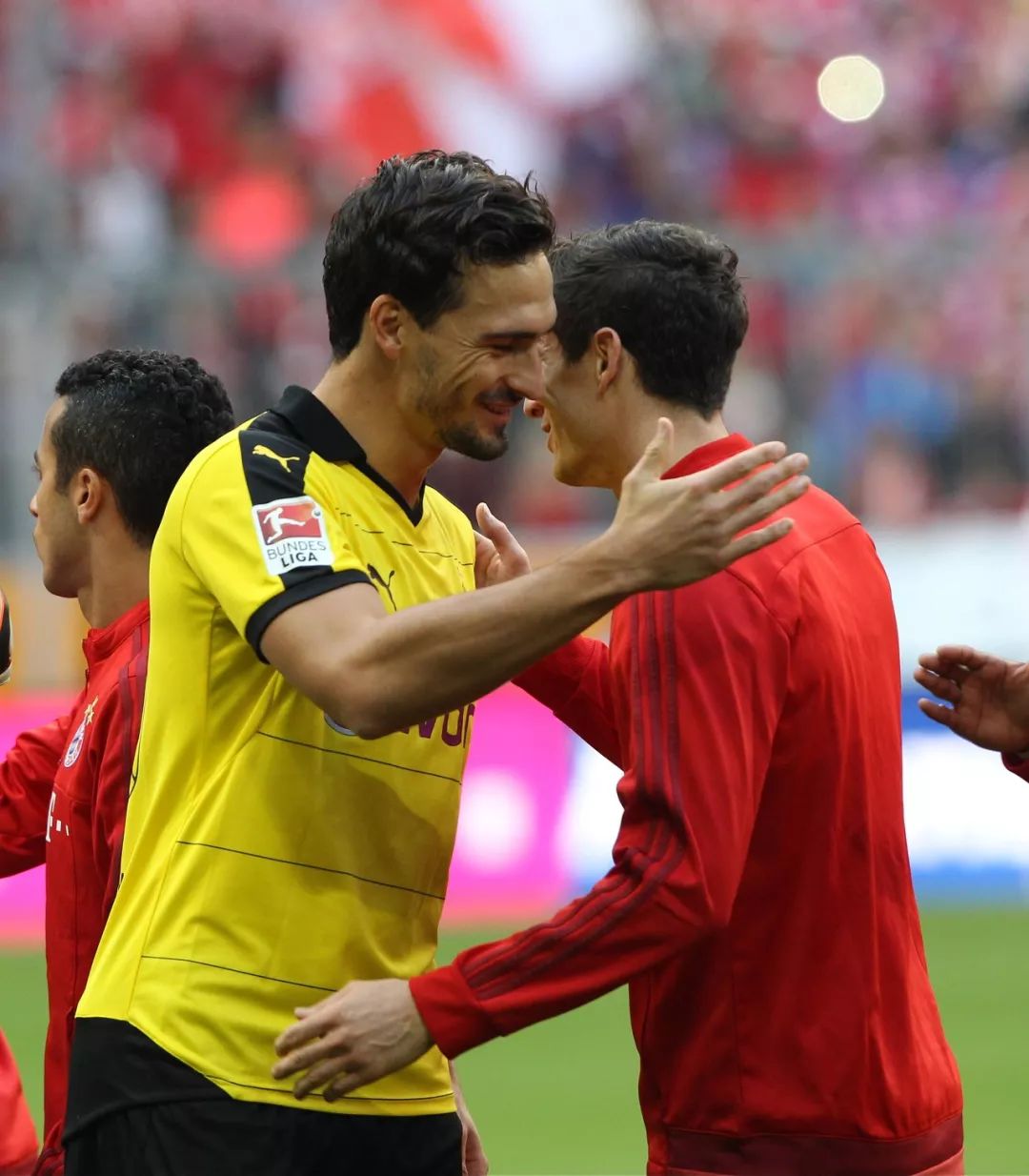 包含中国乒乓球队鏖战韩国乒乓球队，波尔完成帽子戏法的词条