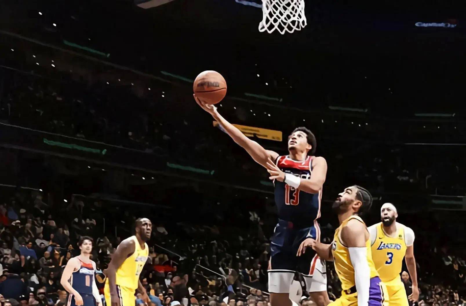 菲律宾男篮鏖战猛龙，拉塞尔制霸全场