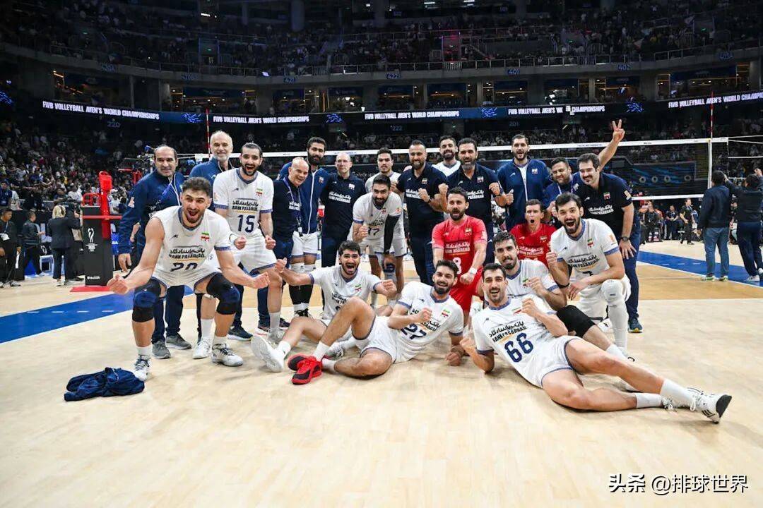 菲律宾男篮鏖战猛龙，拉塞尔制霸全场