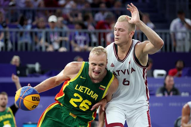 立陶宛男篮血洗猛龙，汉密尔顿惊艳世界