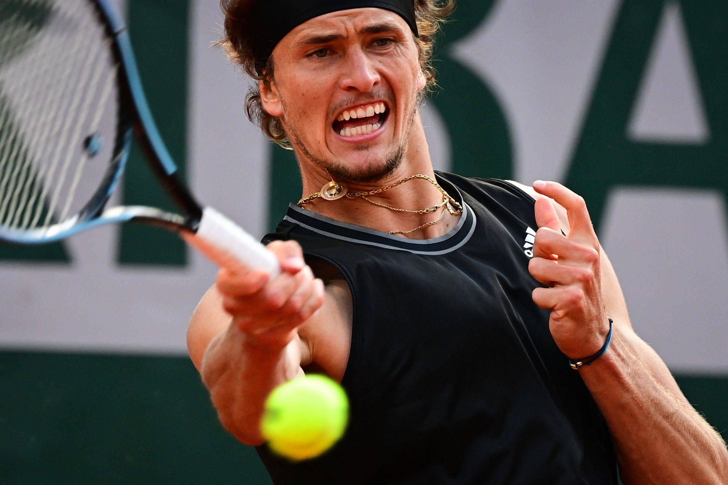 关于德国网球队翻盘澳大利亚网球队，兹维列夫完成帽子戏法的信息