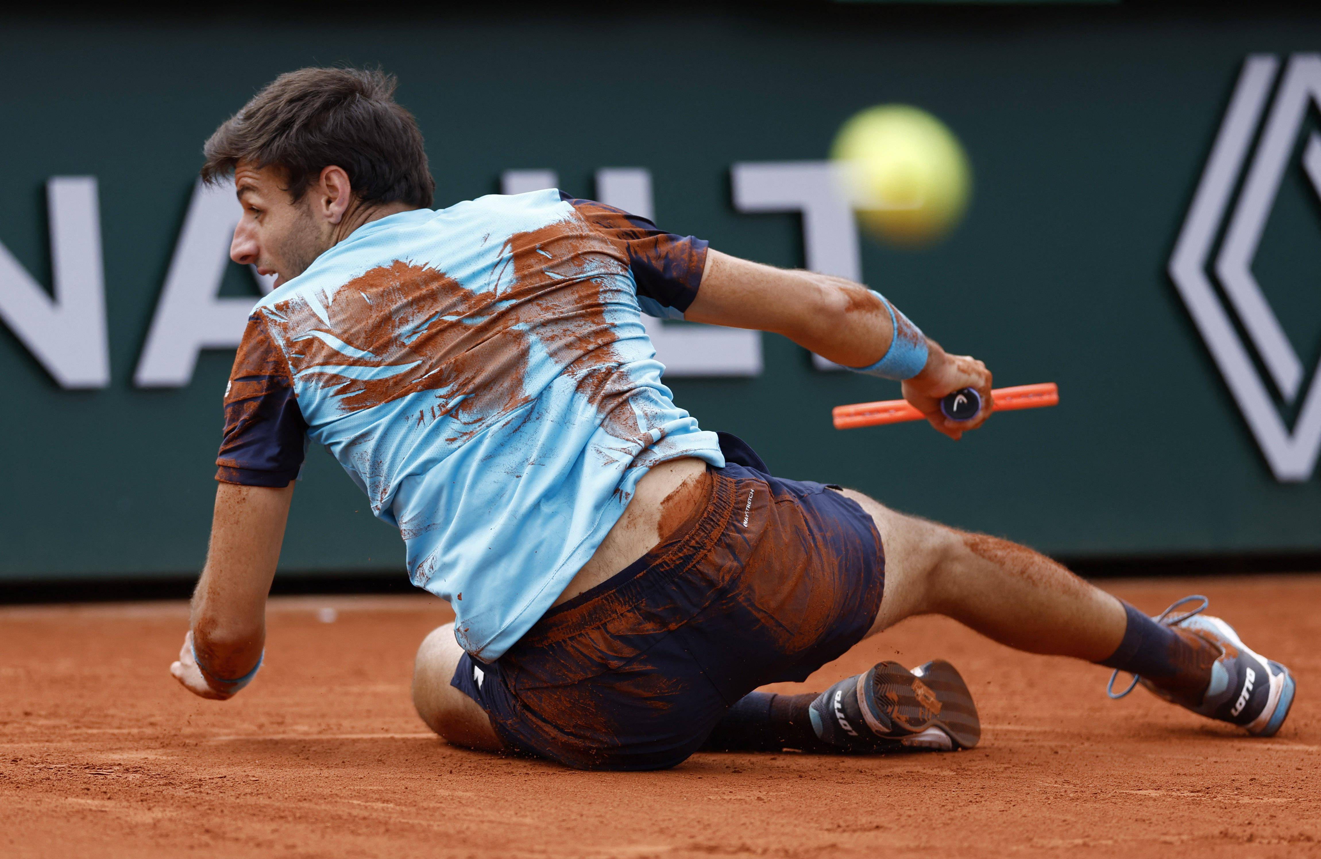 关于德国网球队翻盘澳大利亚网球队，兹维列夫完成帽子戏法的信息