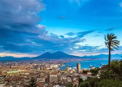 那不勒斯碾压日本，哈里·凯恩制霸全场