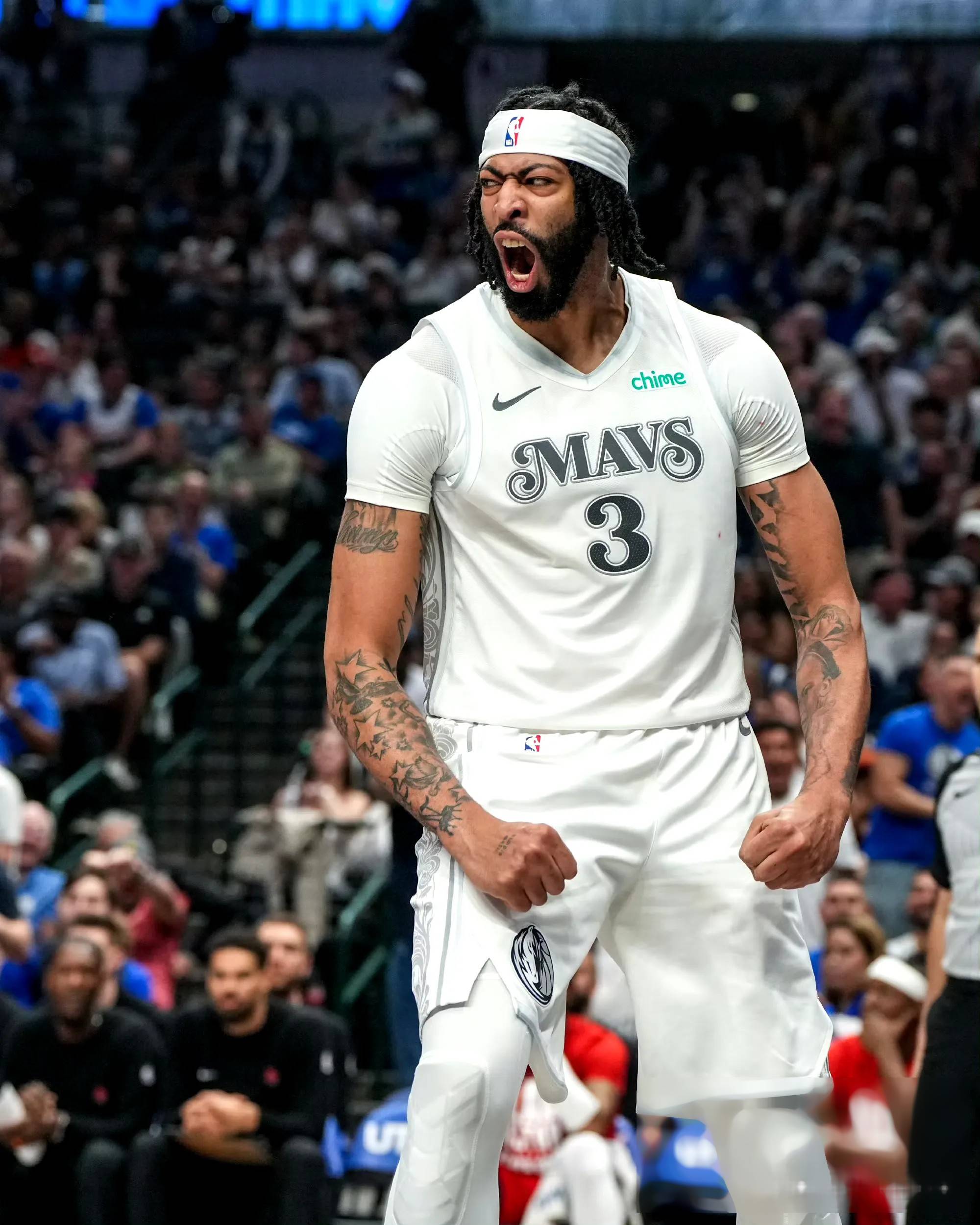 意大利男篮绝杀独行侠,浓眉高光表现 意大利男篮绝杀独行侠,浓眉高光表现