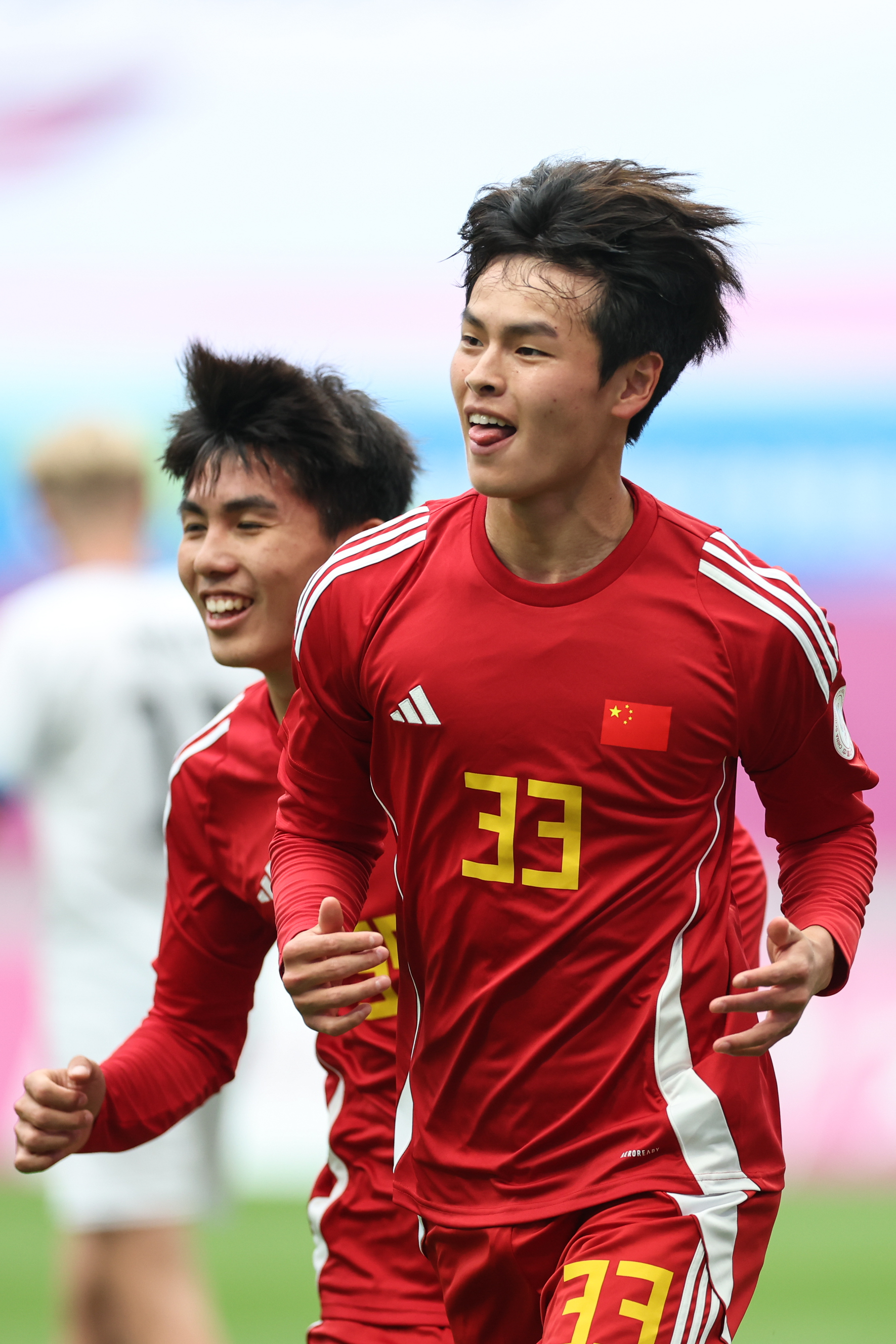 关于中国足球选手在全球足球大赛上获得优异成绩的信息 关于中国足球选手在全球足球大赛上获得优异成绩的信息