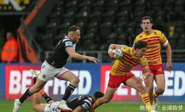 关于球员们在足球比赛中战斗到底的信息